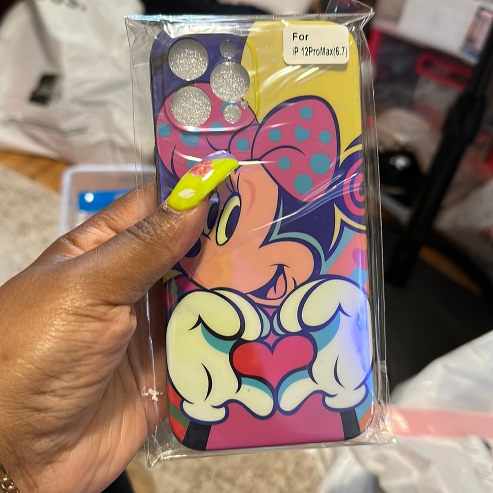 iPhone 12 Pro Maxx Minnie Mouse silicone case